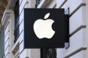 Pars, France - Avr.  08 : Le Symbole Apple Macintosh Au-Dessus De L'entrée De L'apple Store À Paris En Avril 2014 À Paris, France.