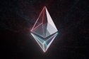 Ethereum logo dvostruke piramide na crnoj pozadini