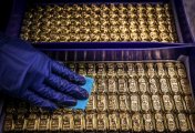 gold price stagflation TOPSHOT-AUSTRALIA-ECONOMY-COMMODITIES-MARKETS-METAL-GOLD