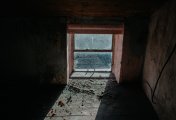Small window Small window
