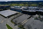 Nordstrom, Urban Outfitters, retail sector Short Hills Mall, New Jersey