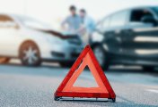 Aviva insurance Image of a car insurance claim being made