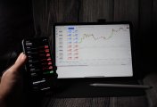 Metatrader alternatives Metatrader platform open on iPad and iPhone