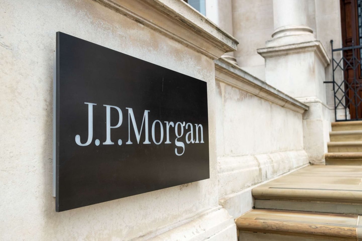 JP Morgan Chase Stock Forecast 2025–2030 | Future Outlook