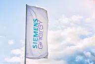 Siemens Energy Flagge an einem Mast