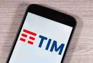Logo TIM visualizzato sullo schermo di uno smartphone