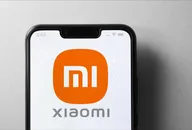 Xiaomi-Logo auf einem Smartphone-Bildschirm