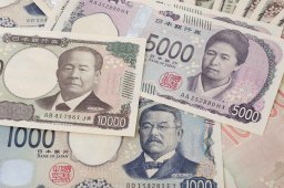 Yen retraces gains as markets look to BOJ for clues about next rate hike