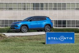 2025, anno di svolta per Stellantis: investimenti USA e nuovi piani per uscire dalla crisi europea