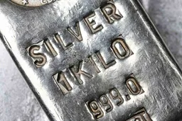 Silver price forecast: Firmer dollar, softer gold