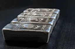 Silver price forecast: Dollar softness and truce developments