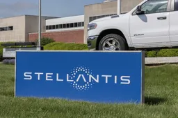 Azioni Stellantis: piano FaSTLAne 2030