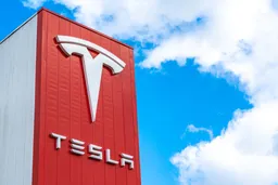 Tesla stock forecast: Q1 delivery miss, US tariffs