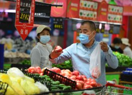 Chinese shoppers People shopping at a Chinese supermarket