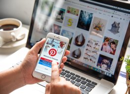 Pinterest Apple Iphone6 with Pinterest app on the screen