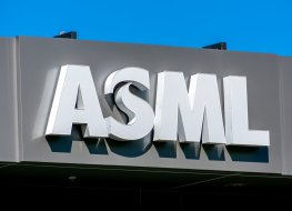 ASML logo at headquarters in Silicon Valley. ASML, a Dutch company, is the largest supplier in the world of photo-lithography systems for the semiconductor industry - San Jose, CA, USA - 2020