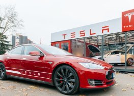 Поставки автомобилей Tesla достигли рекорда в III квартале