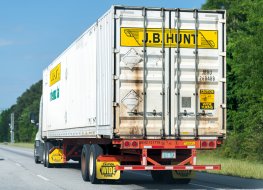A JB Hunt truck