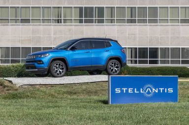 Stellantis 2025: investimenti record negli USA e nuova strategia per uscire dalla crisi europea
