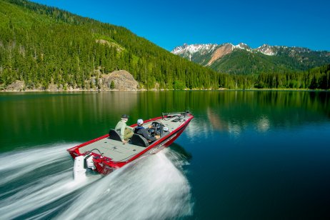 Pure Watercraft electric boat takes a trip across a lake