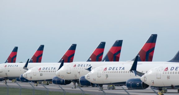 Delta aircraft lined up
