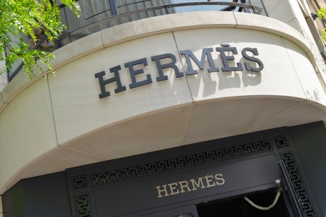 Hermès to Join Euro Stoxx 50, Cementing Ascent