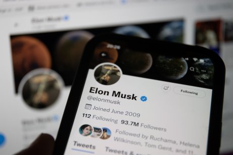Elon Musk's twitter page 