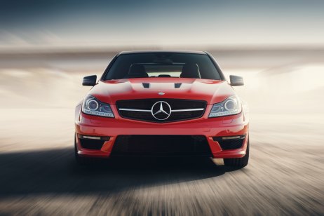 Sales of luxury brand Mercedes-Benz lead Daimler higher