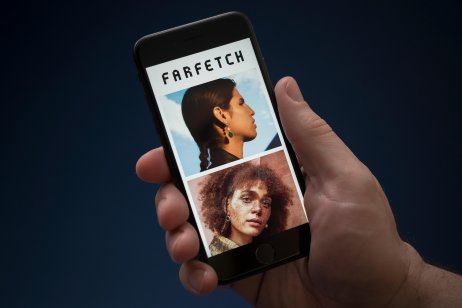 iPhone displays the Farfetch logo