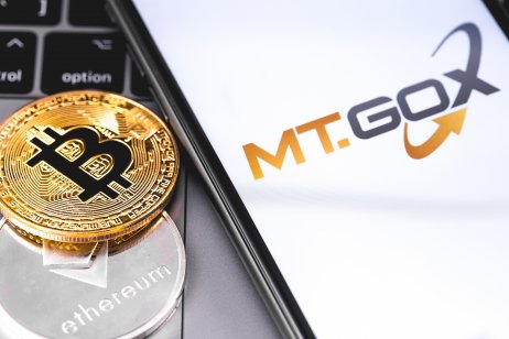 Mt. Gox and bitcoin (BTC) logo