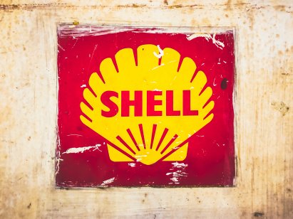 Old-fashioned Shell logo, yellow on red 