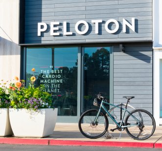 Peloton store in upscale outdoor shopping center. Peloton Interactive is an exercise equipment and media company whose main product is a luxury stationary bicycle - Palo Alto, CA, USA - Circa, 2019