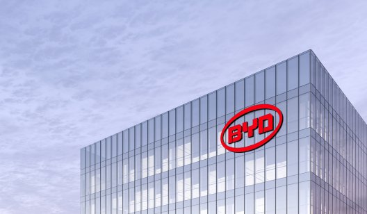 Byd company deals warren buffett