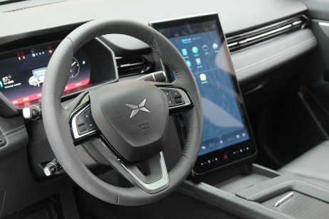 Xpeng запустит функцию частичного автономного вождения своих электромобилей