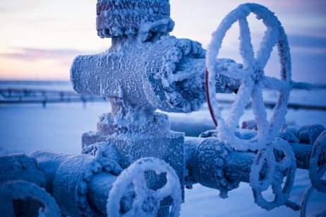 Frozen valve on gas well