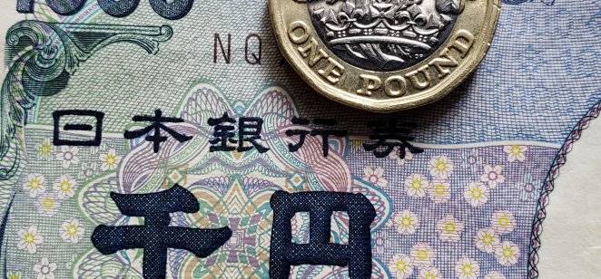Sterling climbs against the yen