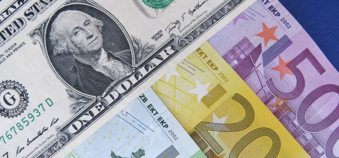 EUR/USD forecast: Is the pair heading for parity? US dollar and euro banknotes
