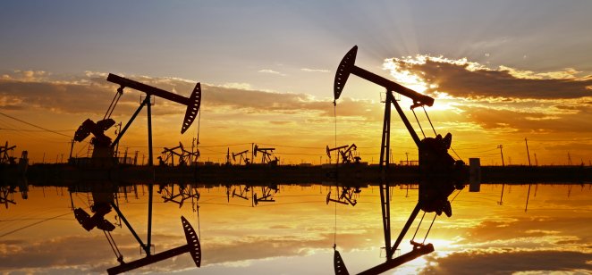 Oil prices forecast: Will the prices rally to cool? Oil pump, industrial equipment