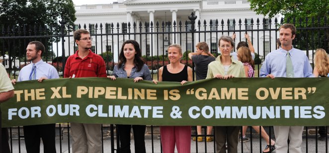 Protestors of the Keystone XL pipeline in front of the White House