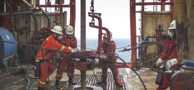 Men working on an oil rig 