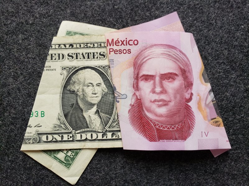 USD/MXN forecast american banknote of one dollar and mexican banknote of fifty pesos