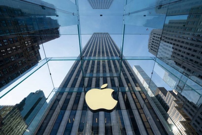 Apple Q3 Earnings Preview: Demand Pull-Forward and Tariff Risks in Focus