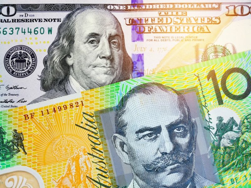 USD VS CAD Dollars