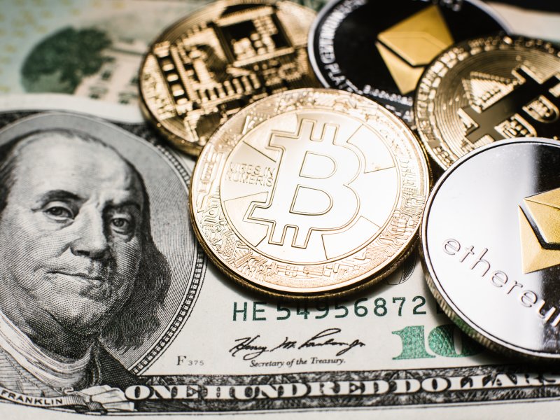 ar trebui să investesc în ethereum în loc de bitcoin