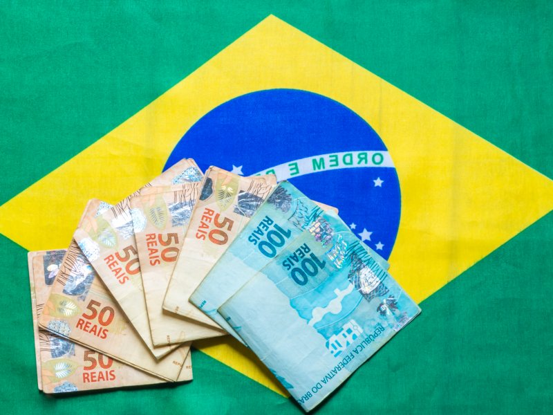 Premium Photo  Brazilian real and us dollar banknotes for foreign