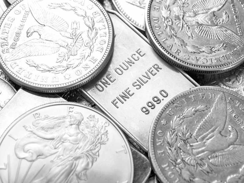 8 Reasons Why To Invest in Gold and Silver As Safe Haven