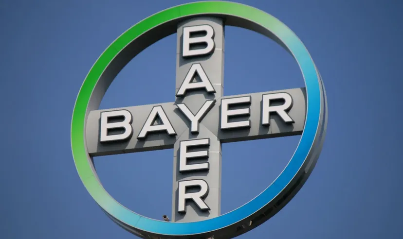 Bayer-Logo auf einem runden Schild