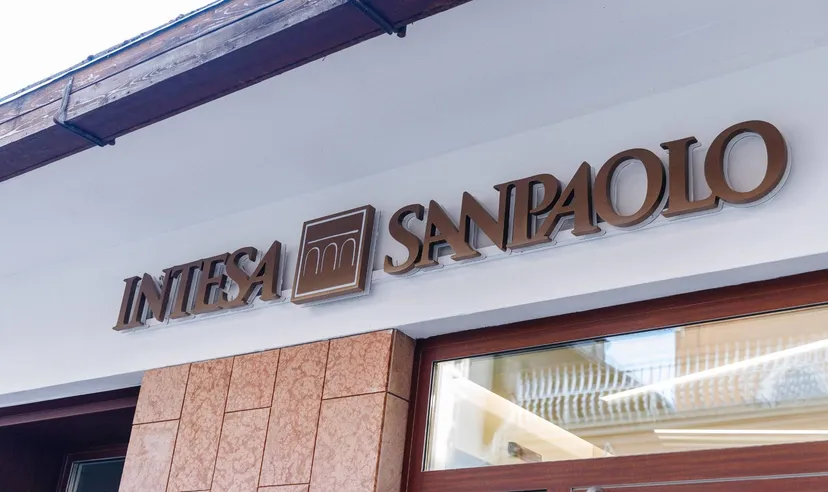Intesa Sanpaolo sign Intesa Sanpaolo sign
