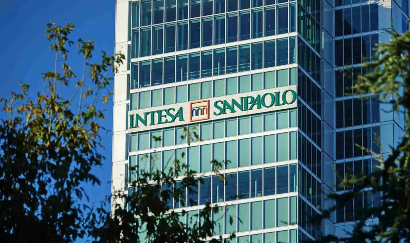Intesa Sanpaolo Stock Forecast | Record Earnings, €2.3bn Buyback