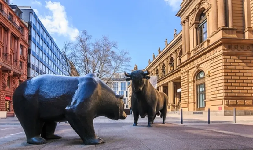 Bull and Bear statues